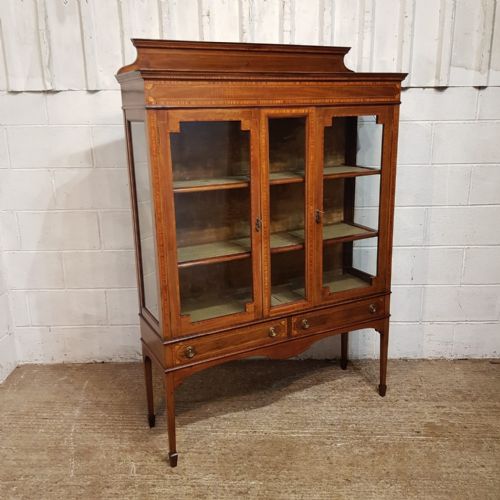 AN EDWARDIAN MAHOGANY DISPLAY CABINET C1900 - ADDITIONAL PHOTO 3