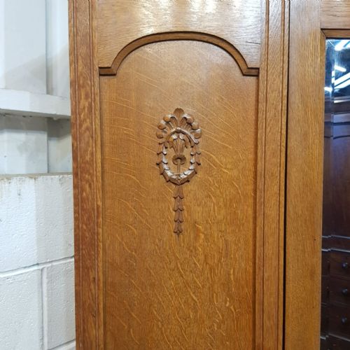 AN EDWARDIAN ARTS CRAFTS OAK WARDROBE C1900 - ADDITIONAL PHOTO 7