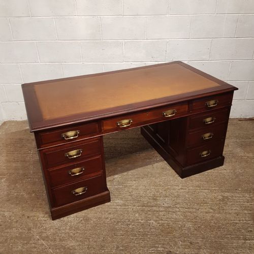 A LATE VICTORIAN LARGE MAHOGANY TWIN PEDESTAL DESK C1890 - ADDITIONAL PHOTO 2