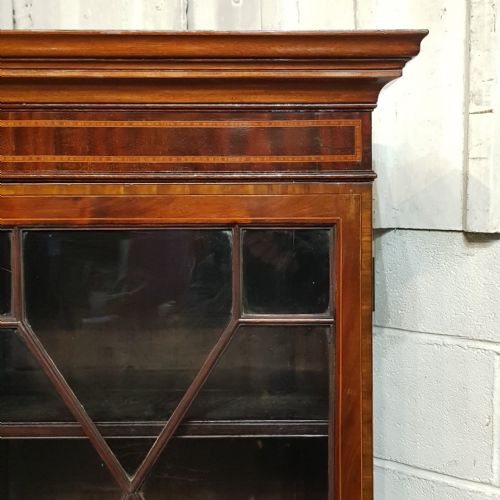 A REGENCY MAHOGANY ASTRAGAL GLAZED BOOKCASE ON STAND C1810 - ADDITIONAL PHOTO 1