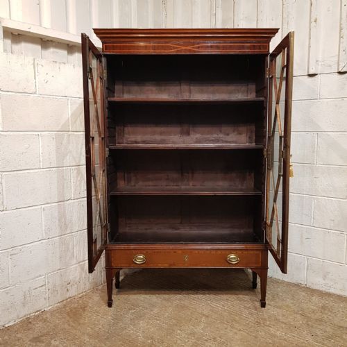 A REGENCY MAHOGANY ASTRAGAL GLAZED BOOKCASE ON STAND C1810 - ADDITIONAL PHOTO 5