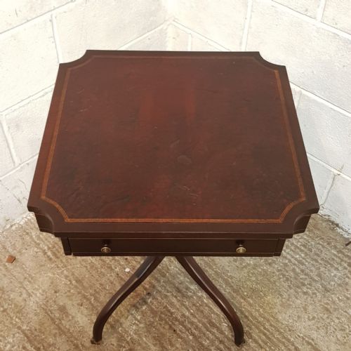 fig 2. A PAIR OF MAHOGANY SIDE / BEDSIDE TABLES C1920
