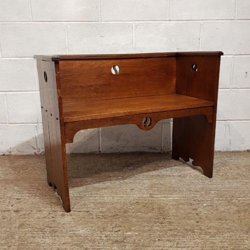 fig 1. AN EDWARDIAN OAK ARTS & CRAFTS SMALL BENCH C1900