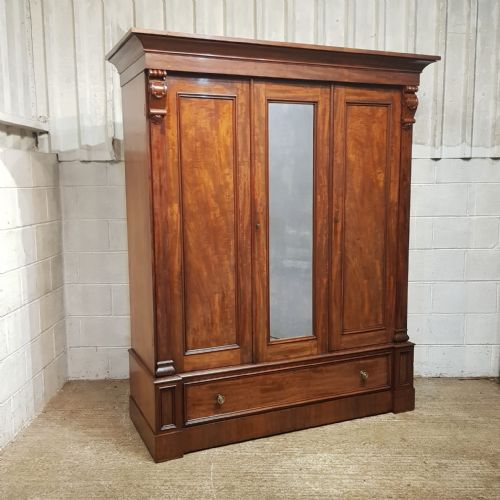 fig 1. A WILLIAM 4th MAHOGANY TRIPLE WARDROBE C1830