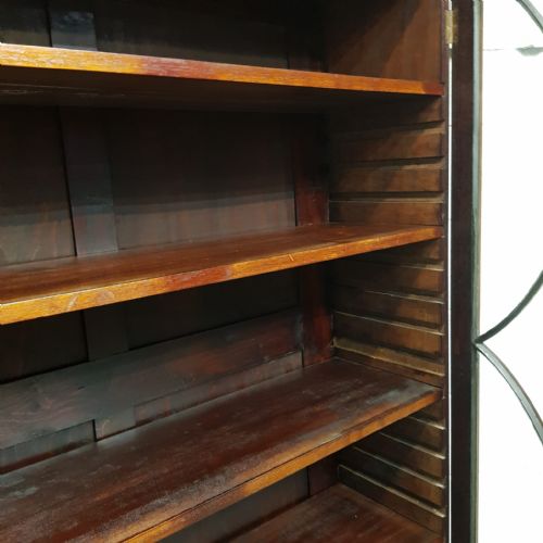 AN EDWARDIAN MAHOGANY ASTRAGAL GLAZED BOOKCASE ON STAND C1900 - ADDITIONAL PHOTO 5