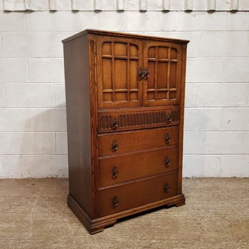 fig 1. AN OAK TALLBOY C1920