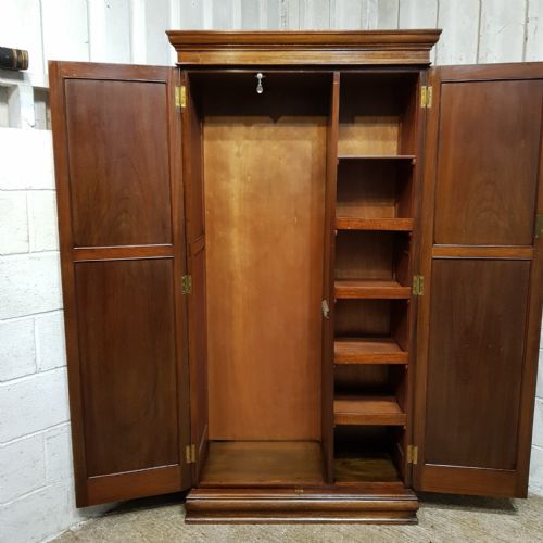 fig 2. AN EDWARDIAN MAHOGANY FITTED WARDROBE C1900