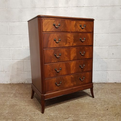 fig 2. A MAHOGANY 5 HEIGHT CHEST OF DRAWERS C1920