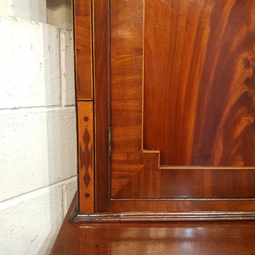 A GEORGE 3RD MAHOGANY CUPBOARD ON CHEST C1790 - ADDITIONAL PHOTO 5