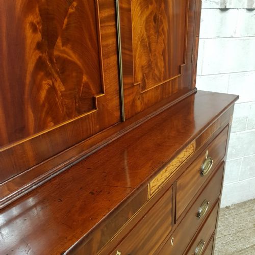 A GEORGE 3RD MAHOGANY CUPBOARD ON CHEST C1790 - ADDITIONAL PHOTO 8