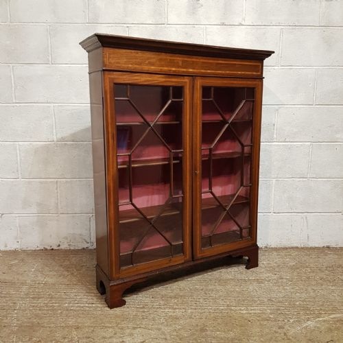 AN EDWARDIAN ASTRAGAL GLAZED BOOKCASE C1910 - ADDITIONAL PHOTO 2