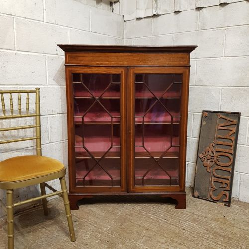 AN EDWARDIAN ASTRAGAL GLAZED BOOKCASE C1910 - ADDITIONAL PHOTO 4
