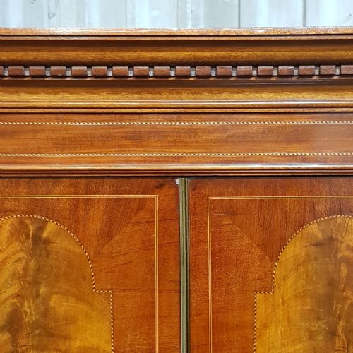 fig 2. AN EDWARDIAN MAHOGANY TRIPLE WARDROBE C1900