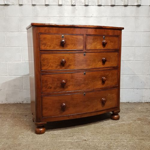 fig 2. A VICTORIAN MAHOGANY BOW FRONTED 4 HEIGHT CHEST OF DRAWERS C1870