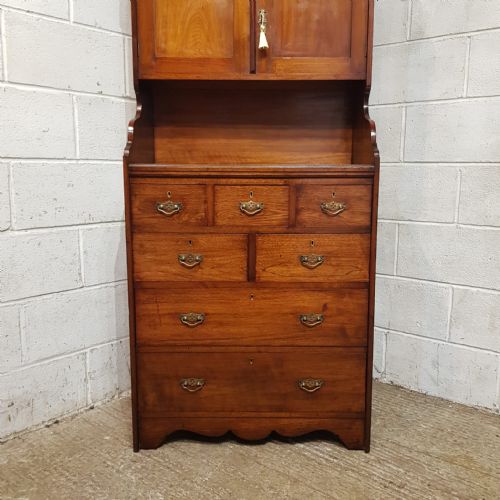 A LATE VICTORIAN MAHOGANY GENTLEMAN'S DRESSING CHEST C1890 - ADDITIONAL PHOTO 3