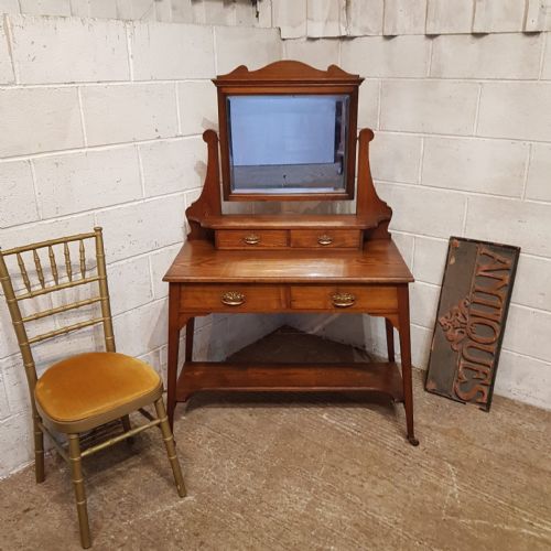 An Oak Art's & Craft's Dressing Table C1900