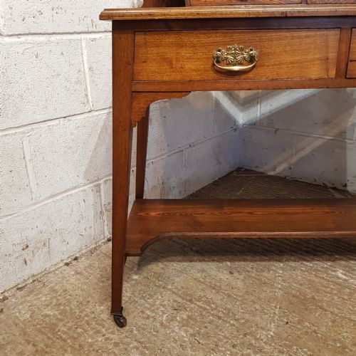 fig 1. AN OAK ART'S & CRAFT'S DRESSING TABLE C1900