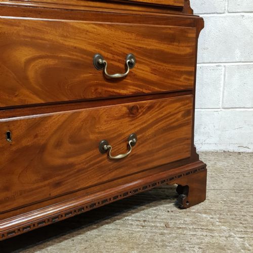 fig 1. A GEORGE 3rd CHIPPENDALE STYLE MAHOGANY CHEST ON CHEST C1780