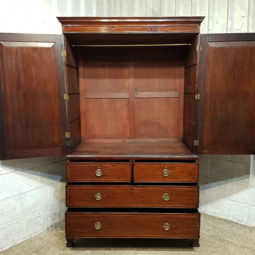 A GEORGE 3RD MAHOGANY CLOTHES PRESS C1790 - ADDITIONAL PHOTO 4
