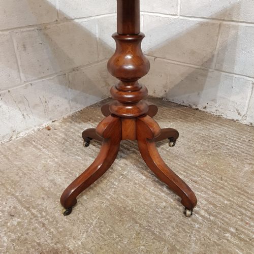 A VICTORIAN MAHOGANY FOLD OVER CARD TABLE C1860 - ADDITIONAL PHOTO 3