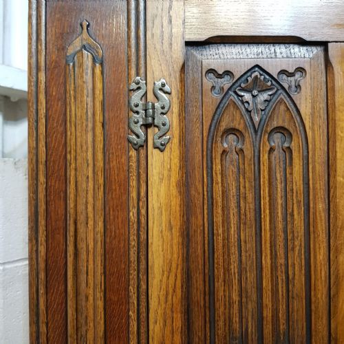 AN ANTIQUE OAK DOUBLE WARDROBE C1920 - ADDITIONAL PHOTO 8