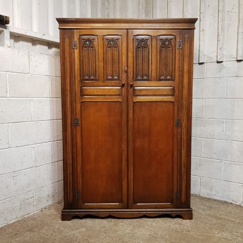 AN ANTIQUE OAK DOUBLE WARDROBE C1920 - ADDITIONAL PHOTO 9