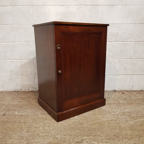 A MAHOGANY REGENCY CUPBOARD C1810 - ADDITIONAL PHOTO 1