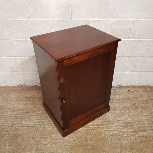 A MAHOGANY REGENCY CUPBOARD C1810 - ADDITIONAL PHOTO 4