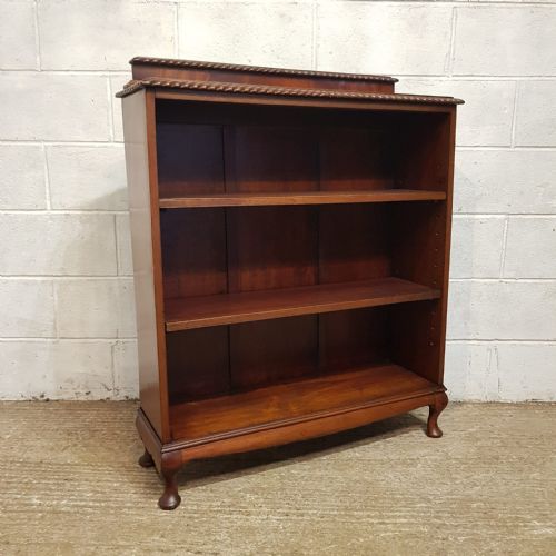 AN EDWARDIAN MAHOGANY OPEN BOOKCASE C1910 - ADDITIONAL PHOTO 2