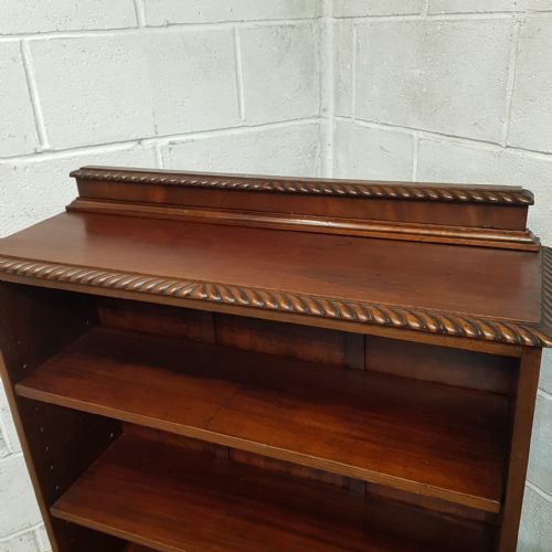 AN EDWARDIAN MAHOGANY OPEN BOOKCASE C1910 - ADDITIONAL PHOTO 4