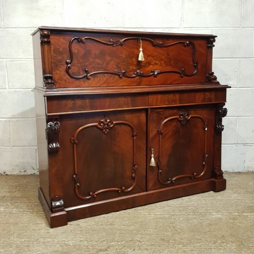fig 1. A VICTORIAN MAHOGANY SECRETAIRE CABINET C1900