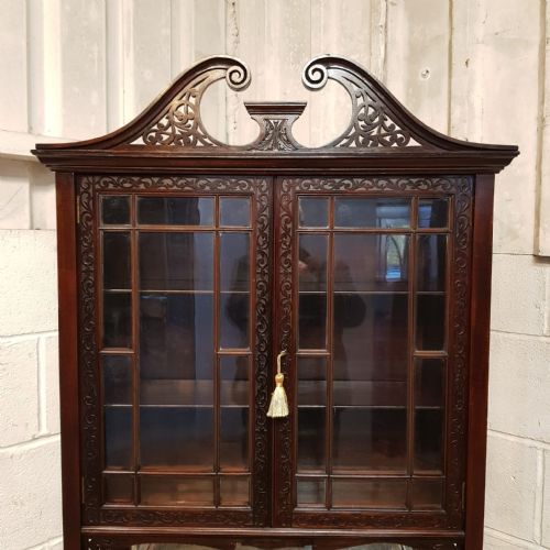 A LATE VICTORIAN MAHOGANY CHIPPENDALE STYLE BIJOUTERIE DISPLAY CABINET C1890 - ADDITIONAL PHOTO 11