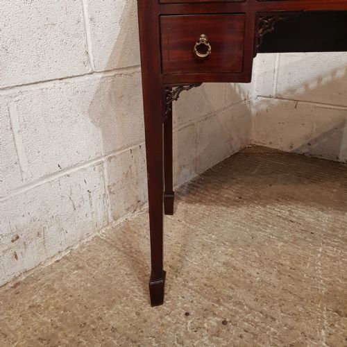 AN EDWARDIAN SERPENTINE FRONTED MAHOGANY WRITING TABLE C1900 - ADDITIONAL PHOTO 5