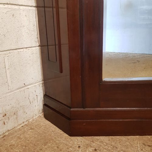 A LATE VICTORIAN MAHOGANY CORNER WARDROBE C1890 - ADDITIONAL PHOTO 5