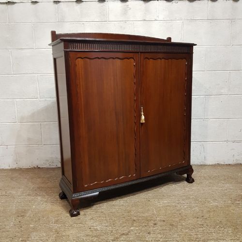 AN EDWARDIAN BOW FRONTED CUPBOARD IN MAHOGANY C1900 - ADDITIONAL PHOTO 2