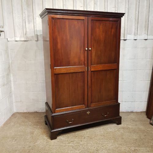 A GEORGE 3RD MAHOGANY DOUBLE WARDROBE C1810 - ADDITIONAL PHOTO 2