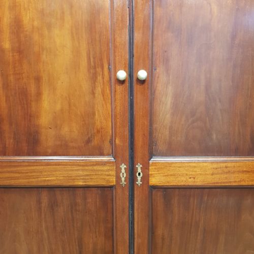A GEORGE 3RD MAHOGANY DOUBLE WARDROBE C1810 - ADDITIONAL PHOTO 3