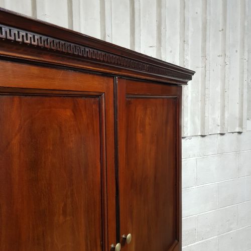 A GEORGE 3RD MAHOGANY DOUBLE WARDROBE C1810 - ADDITIONAL PHOTO 6