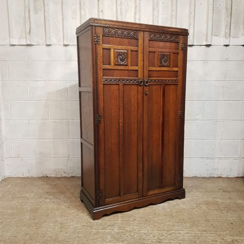 A SMALL OAK WARDROBE C1920 - ADDITIONAL PHOTO 3