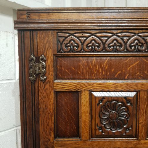 A SMALL OAK WARDROBE C1920 - ADDITIONAL PHOTO 5