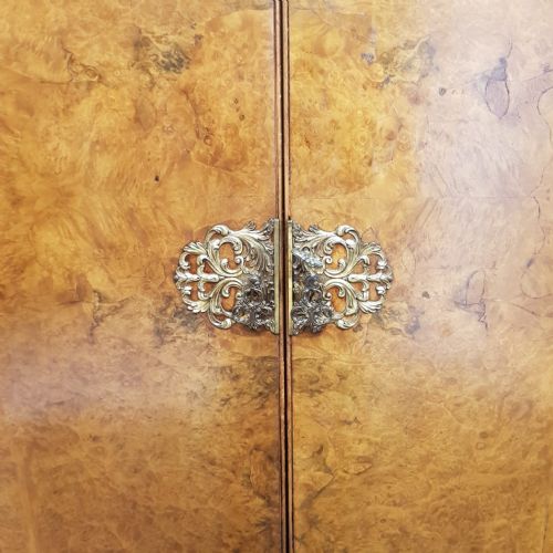 A BURR WALNUT DOUBLE WARDROBE C1920 - ADDITIONAL PHOTO 5