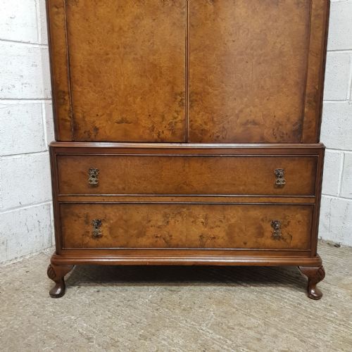 A GENTLEMAN'S BURR WALNUT FITTED WARDROBE C1920 - ADDITIONAL PHOTO 4