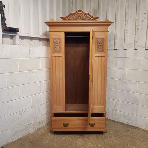AN EDWARDIAN SINGLE PINE WARDROBE C1900 - ADDITIONAL PHOTO 3