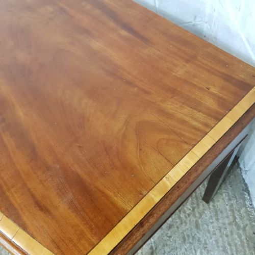 fig 2. A REGENCY MAHOGANY BOW FRONTED SIDE TABLE C1810