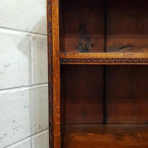 A PAIR OF OAK OPEN VICTORIAN BOOKCASES C1890 - ADDITIONAL PHOTO 5