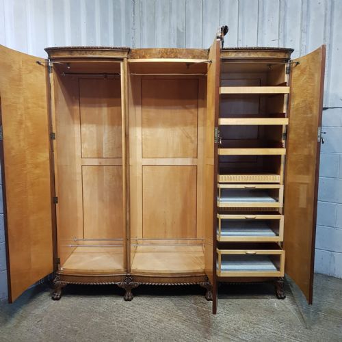 A BURR WALNUT SERPENTINE FRONTED TRIPLE WARDROBE C1920 - ADDITIONAL PHOTO 3