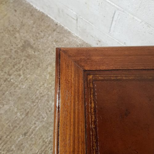 AN EDWARDIAN MAHOGANY WRITING TABLE C1900 - ADDITIONAL PHOTO 9