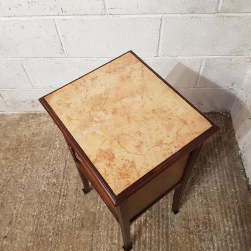A PAIR OF FRENCH MAHOGANY AND BURR WALNUT BEDSIDE CABINETS C1920 - ADDITIONAL PHOTO 4