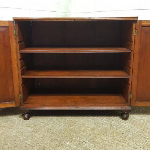 A REGENCY MAHOGANY LOW CUPBOARD C1820 - ADDITIONAL PHOTO 2