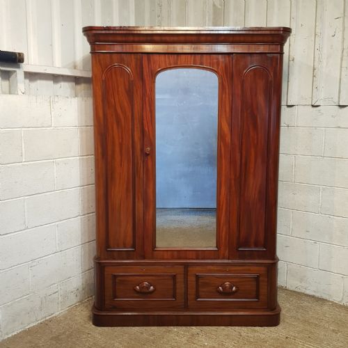 A VICTORIAN MAHOGANY WARDROBE C1880